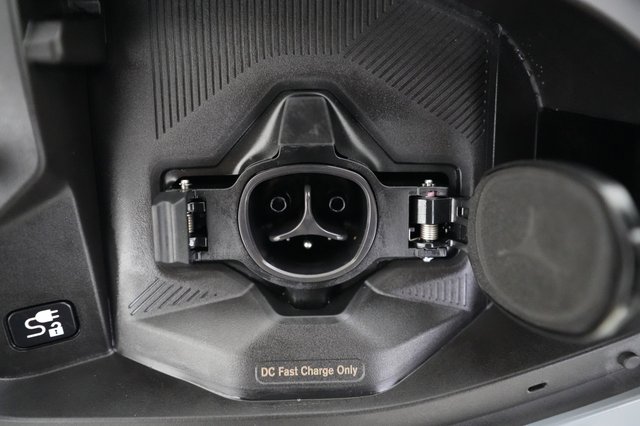 2026 Nissan LEAF — photo 23 of 24