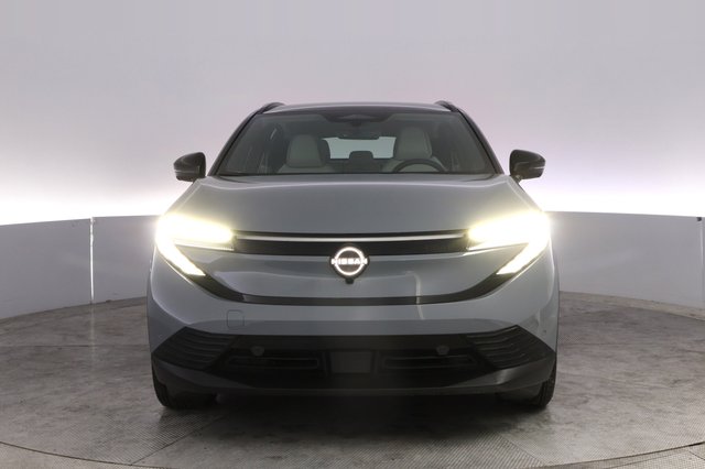 2026 Nissan LEAF — photo 9 of 24