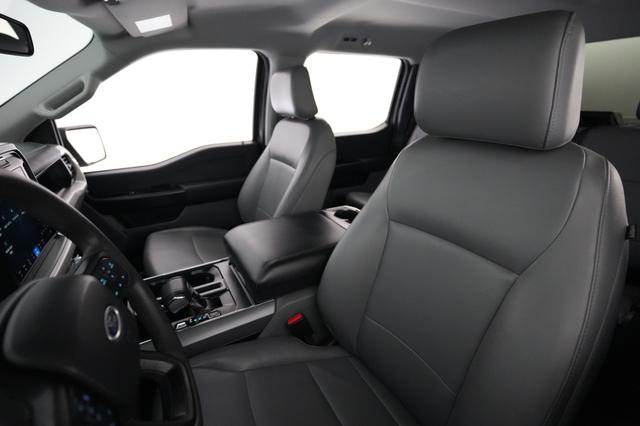 2023 Ford F-150 Lightning — photo 3 of 17