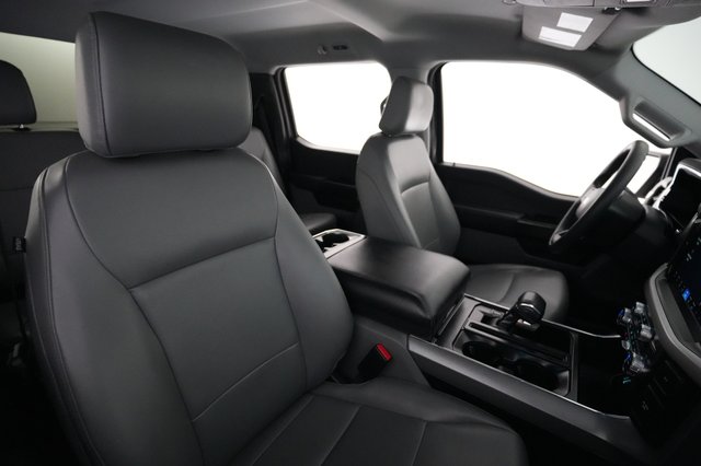 2023 Ford F-150 Lightning — photo 12 of 17