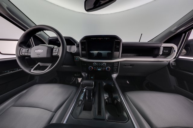2023 Ford F-150 Lightning — photo 15 of 20