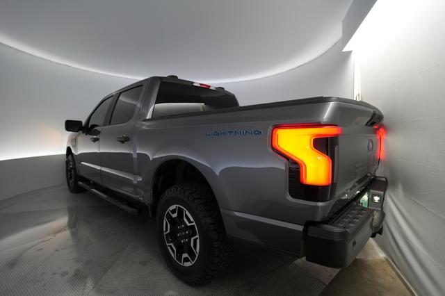 2023 Ford F-150 Lightning — photo 2 of 17