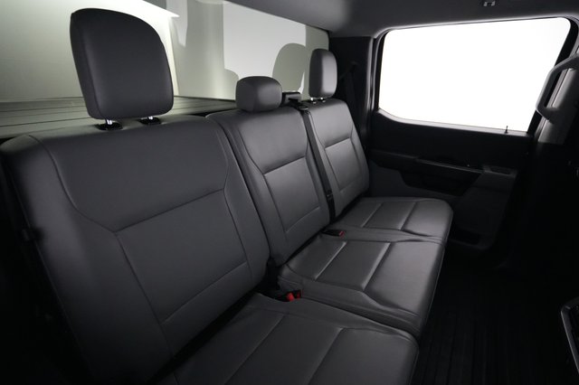 2023 Ford F-150 Lightning — photo 4 of 17