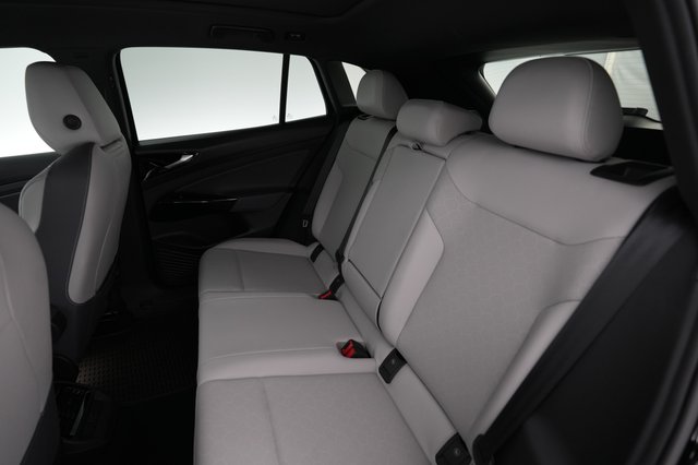 2021 Volkswagen ID.4 — photo 19 of 22