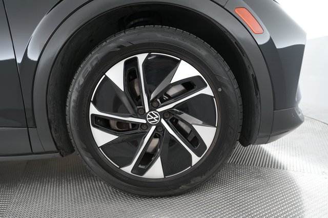 2021 Volkswagen ID.4 — photo 16 of 22