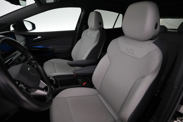 2021 Volkswagen ID.4 — photo 3 of 22