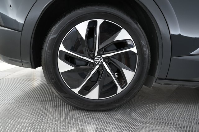 2021 Volkswagen ID.4 — photo 17 of 22