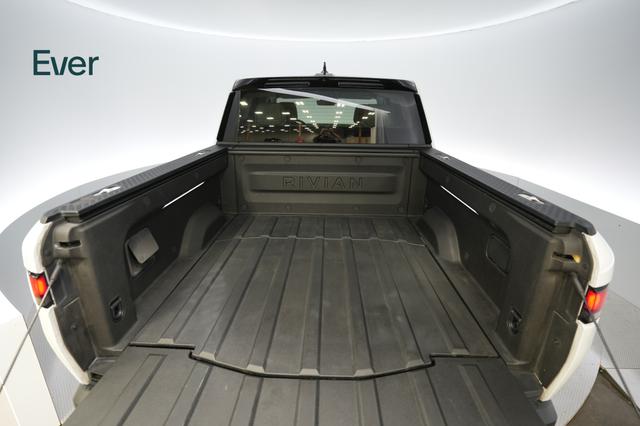 2023 Rivian R1T — photo 6 of 21