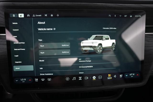 2023 Rivian R1T — photo 5 of 21
