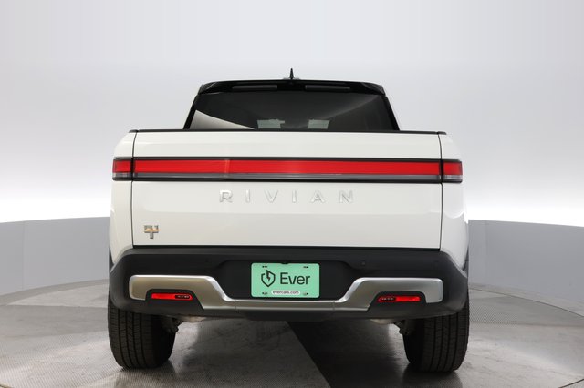 2023 Rivian R1T — photo 12 of 21