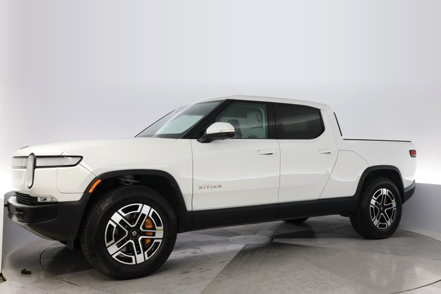 2023 Rivian R1T — photo 14 of 21