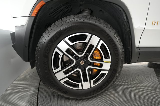 2023 Rivian R1T — photo 16 of 21