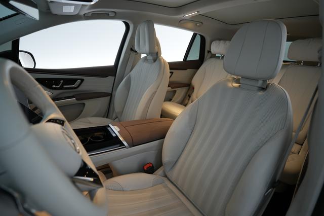 2023 Mercedes-Benz EQS SUV — photo 3 of 23