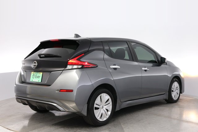 2023 Nissan LEAF — photo 2 of 23