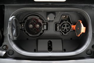 2023 Nissan LEAF — photo 8 of 23