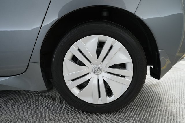 2023 Nissan LEAF — photo 17 of 23