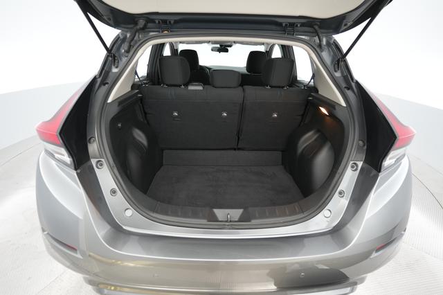 2023 Nissan LEAF — photo 6 of 23
