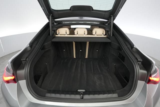 2022 BMW i4 — photo 6 of 25