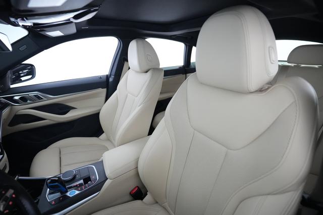2022 BMW i4 — photo 3 of 25