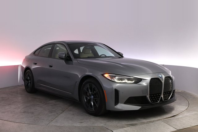 2022 BMW i4 — photo 10 of 25