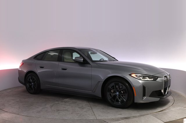 2022 BMW i4 — photo 11 of 25