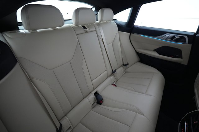 2022 BMW i4 — photo 4 of 25