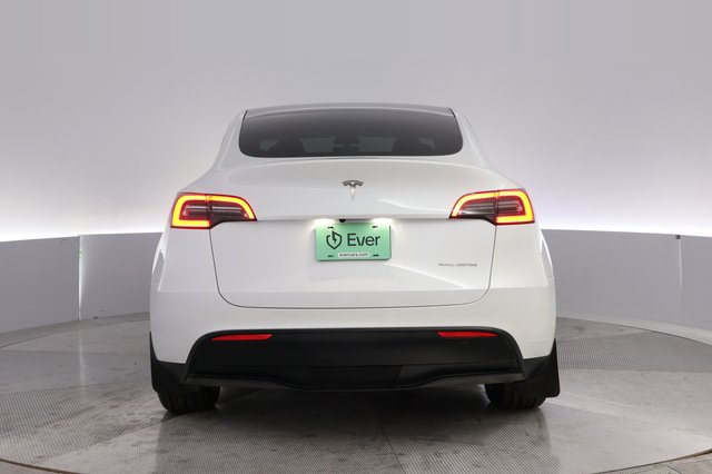 2023 Tesla Model Y — photo 12 of 26