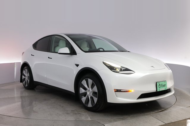 2023 Tesla Model Y — photo 10 of 26