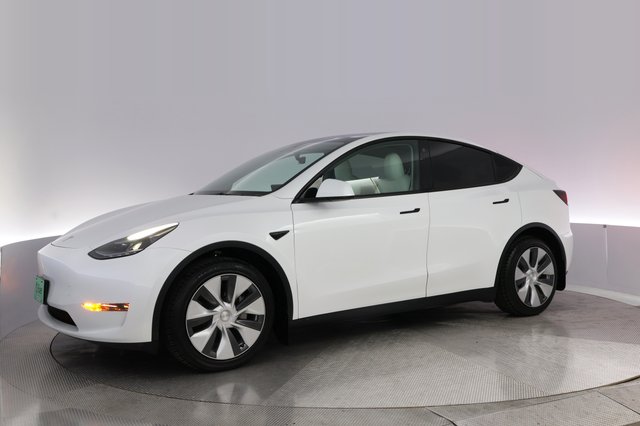 2023 Tesla Model Y — photo 14 of 26