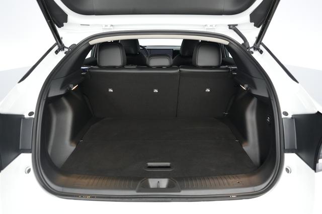 2026 Nissan LEAF — photo 6 of 24