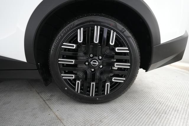 2026 Nissan LEAF — photo 7 of 24