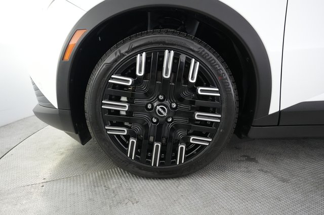 2026 Nissan LEAF — photo 15 of 24