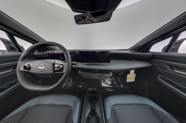 2026 Nissan LEAF — photo 21 of 24