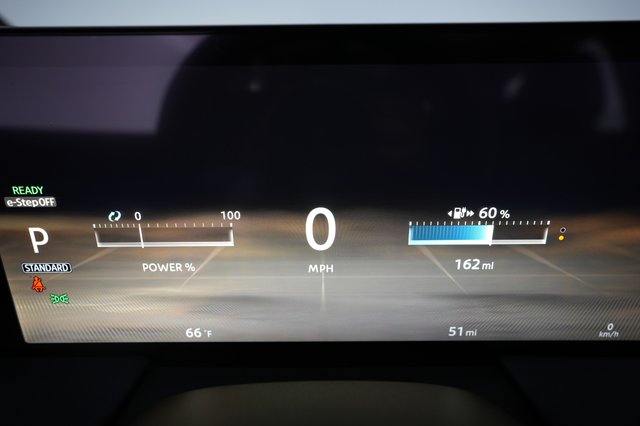 2026 Nissan LEAF — photo 5 of 24