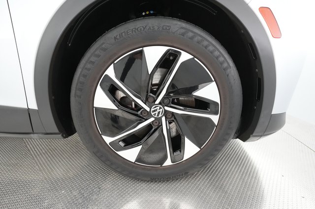 2021 Volkswagen ID.4 — photo 15 of 30