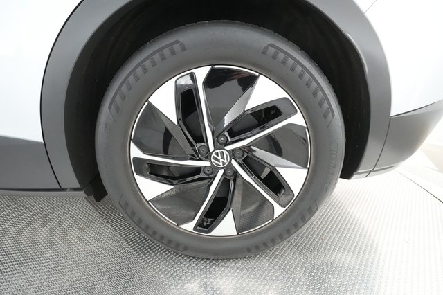 2021 Volkswagen ID.4 — photo 14 of 30