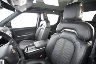 2025 Rivian R1T — photo 3 of 25