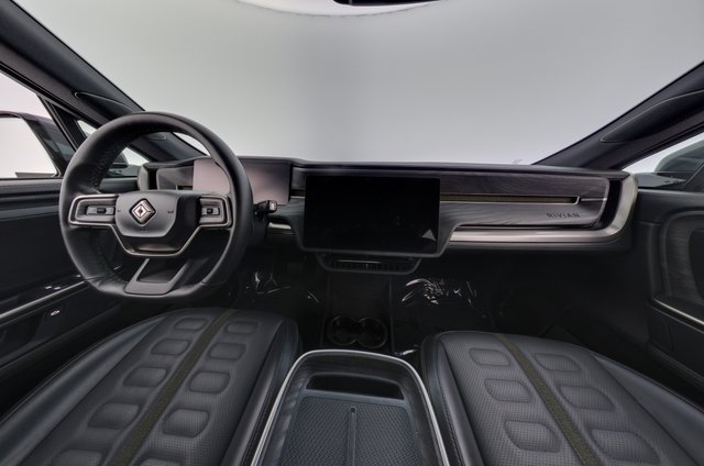 2025 Rivian R1T — photo 21 of 25