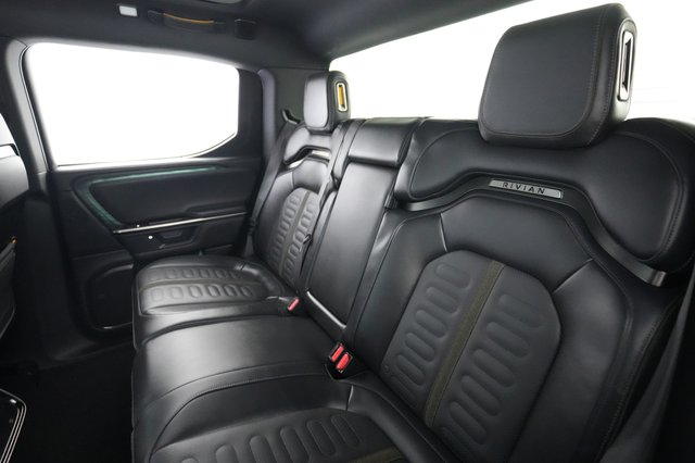 2025 Rivian R1T — photo 19 of 25