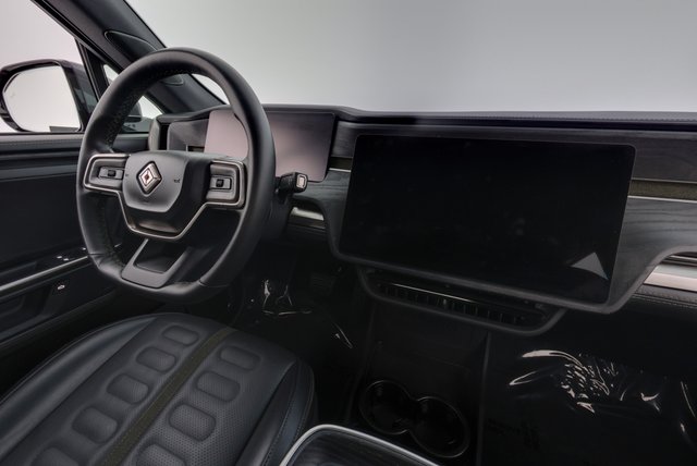 2025 Rivian R1T — photo 20 of 25