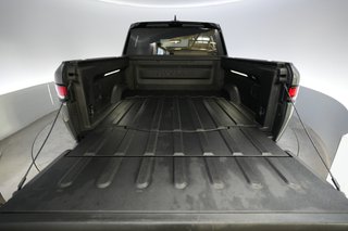 2025 Rivian R1T — photo 6 of 25