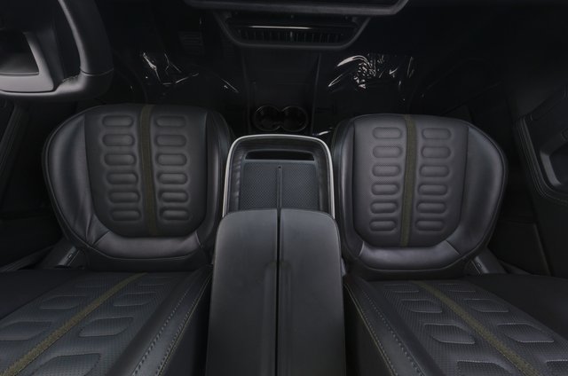 2025 Rivian R1T — photo 22 of 25