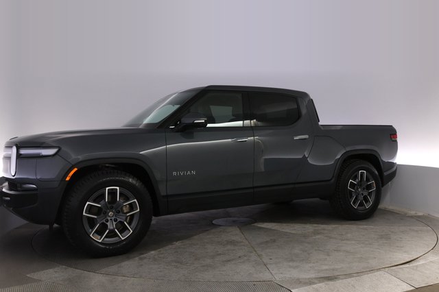 2025 Rivian R1T — photo 14 of 25