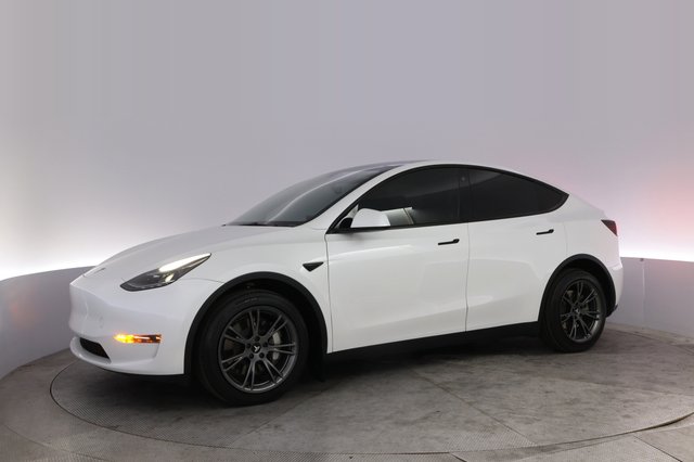 2023 Tesla Model Y — photo 14 of 23