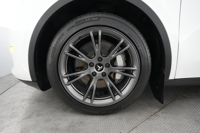 2023 Tesla Model Y — photo 15 of 23