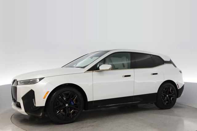 2023 BMW iX — photo 14 of 25