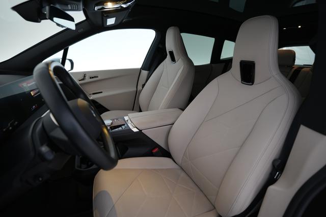 2023 BMW iX — photo 3 of 25