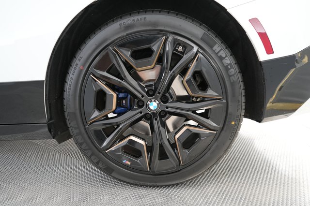 2023 BMW iX — photo 15 of 25