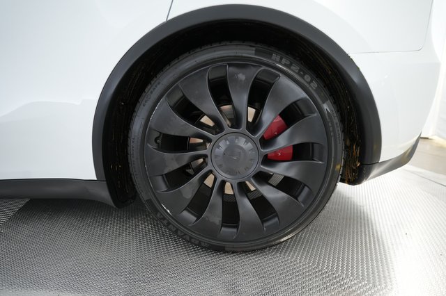2023 Tesla Model Y — photo 7 of 28