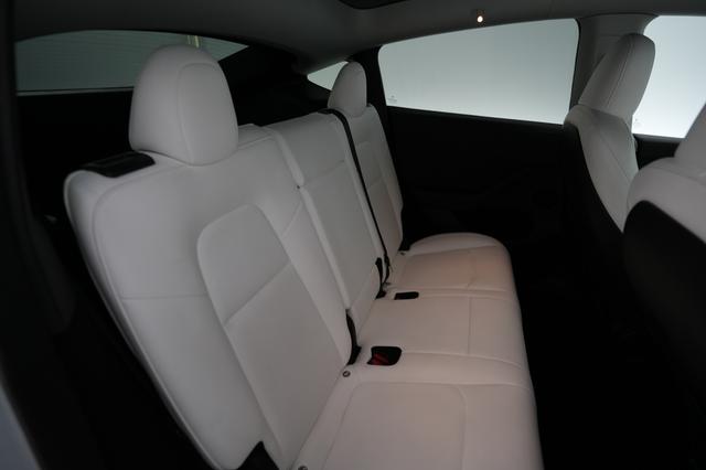 2023 Tesla Model Y — photo 4 of 28